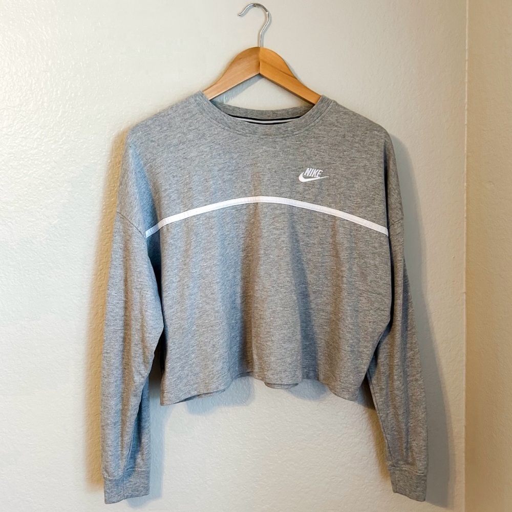 Nike Women’s Jersey Crew Neck Loose-Fitting Cropped Pullover, Size Medium